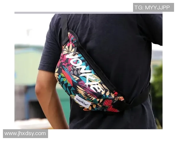 足球明星手提时尚包款解析 领略运动与潮流的完美融合